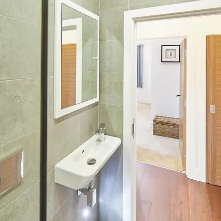 Host & - One Harrogate